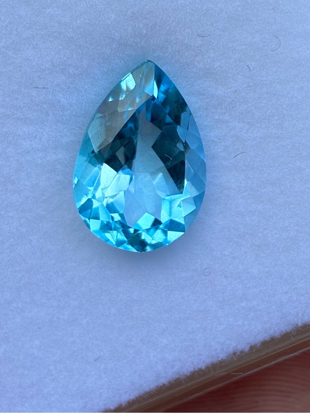 5.5ctw genuine aquamarine loose gem in gem jar